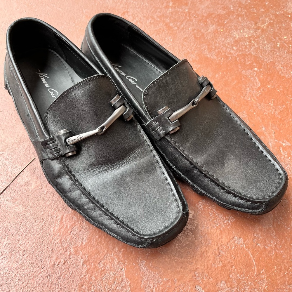 GENUINE LEATHER LOAFERS BY KENNETH COLE “BAR-N-LOUNGE”